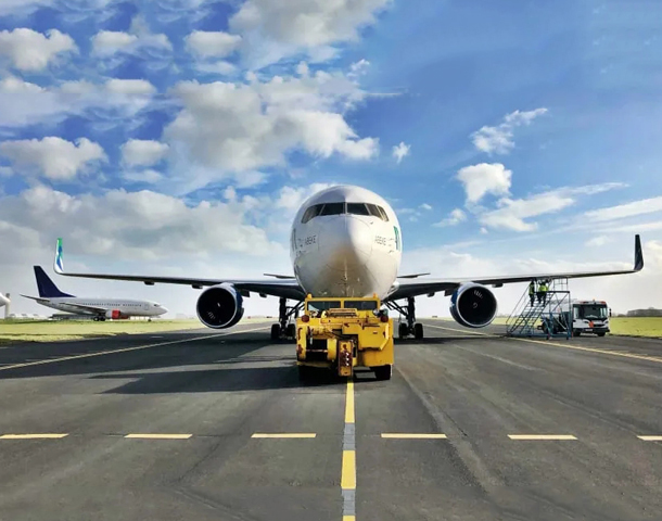 航空飞机长期储存时_该如何选择航空润滑油?